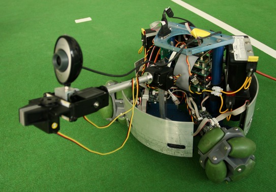 Mobiler Roboter Robertino mit Arm und Kamera